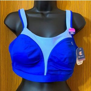 NWT-Champion women’s sports bra. Maximum 38C